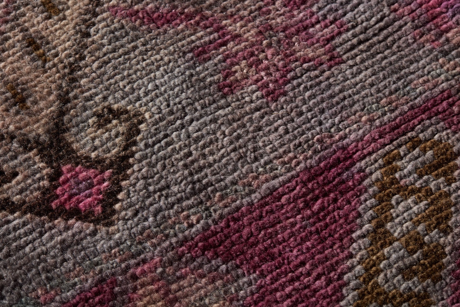 0408610030 VINTAGE RUG FRAGMENT - Image 3
