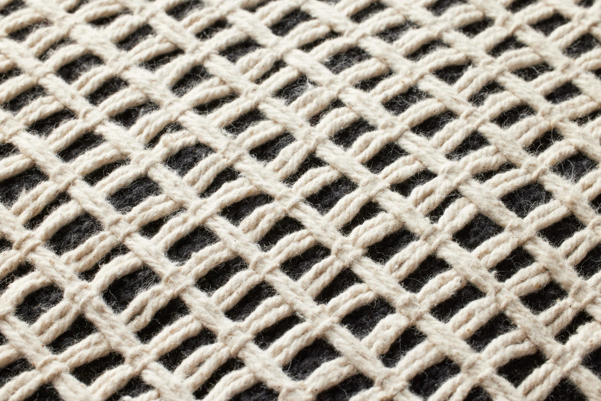LPF0040 BLACK / IVORY - Image 3